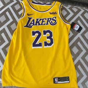 LeBron James mens Jersey.